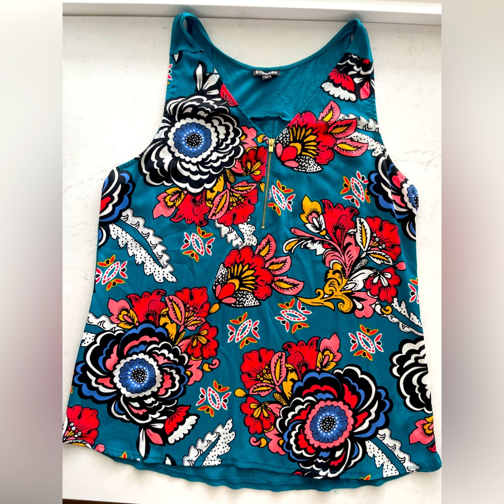 Express Women’s Sleeveless Floral Top